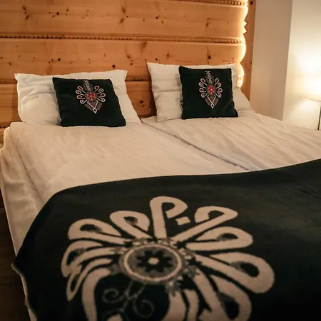 Niebieska Turnia Droga Na Bystre 5b *